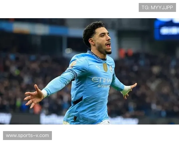 曼城小将马尔穆什中柱，VAR判罚引争议