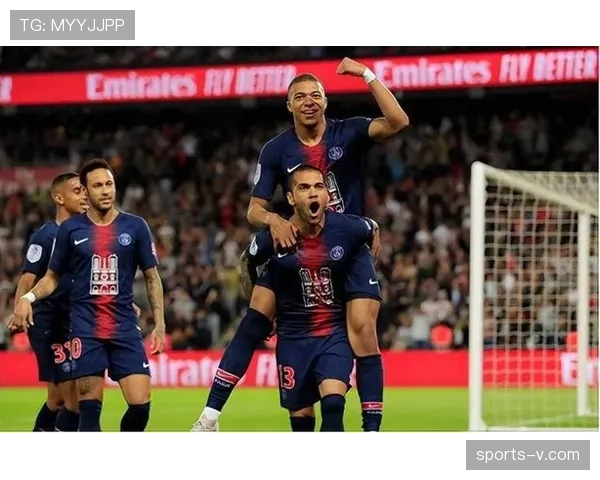 巴黎圣日耳曼客场2-0完胜摩纳哥，领先优势扩大至8分